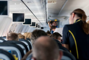 Ile zarabia stewardessa