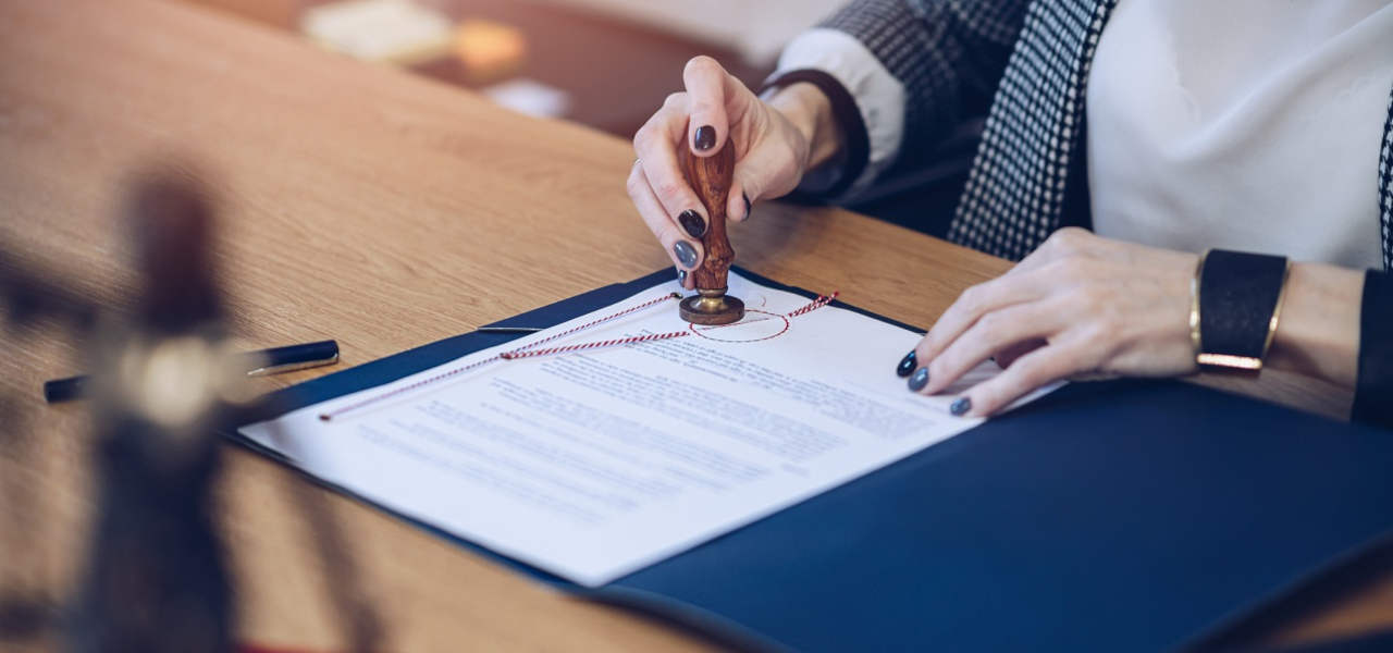 Jakie wymogi musi spełniać akt notarialny?