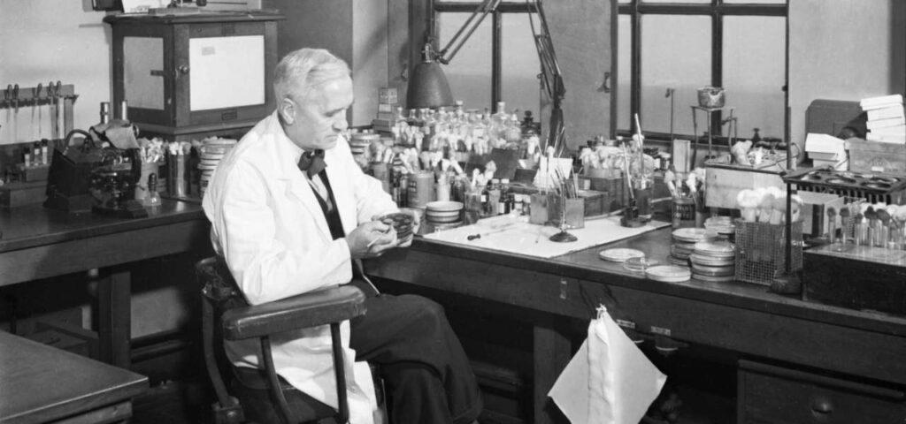 Kto wynalazł penicylinę? Kim był Alexander Fleming?