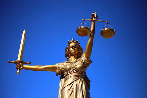 posąg Temidy — symbol sprawiedliwości