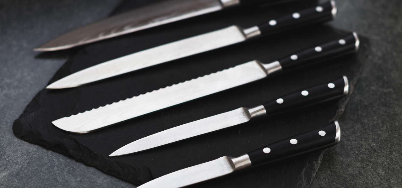 Z czego produkuje się noże kuchenne?