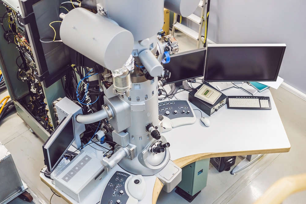 Mikroskop elektronowy w laboratorium badawczym