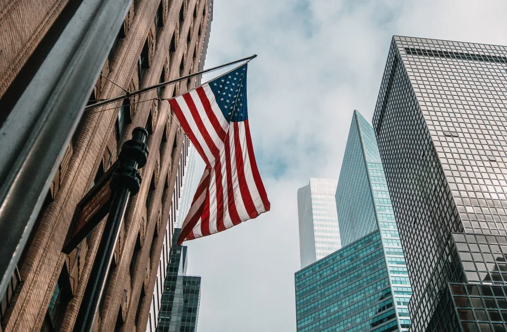 Trump podnosi cła na Chiny do 125 proc. i ogłasza 90-dniową ulgę dla innych Trump podnosi cła na Chiny do 125 proc. i ogłasza 90-dniową ulgę dla innych