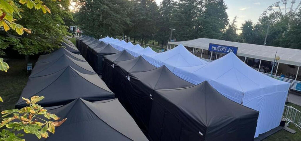Stoisko w 30 sekund? Poznaj namioty ekspresowe Stoisko w 30 sekund? Poznaj namioty ekspresowe